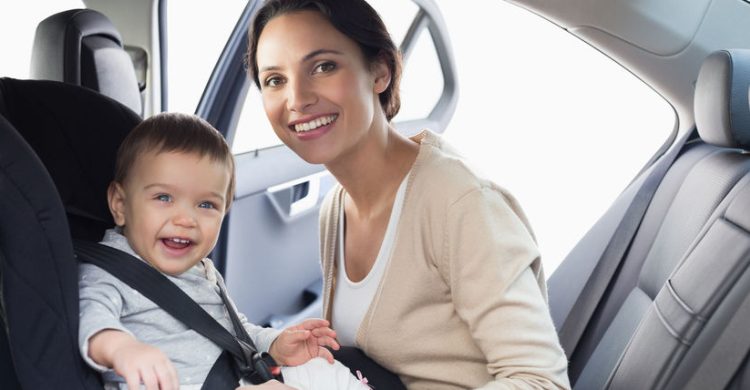 La Guía Definitiva para Viajar con Niños en el Carro: Seguridad y Comodidad