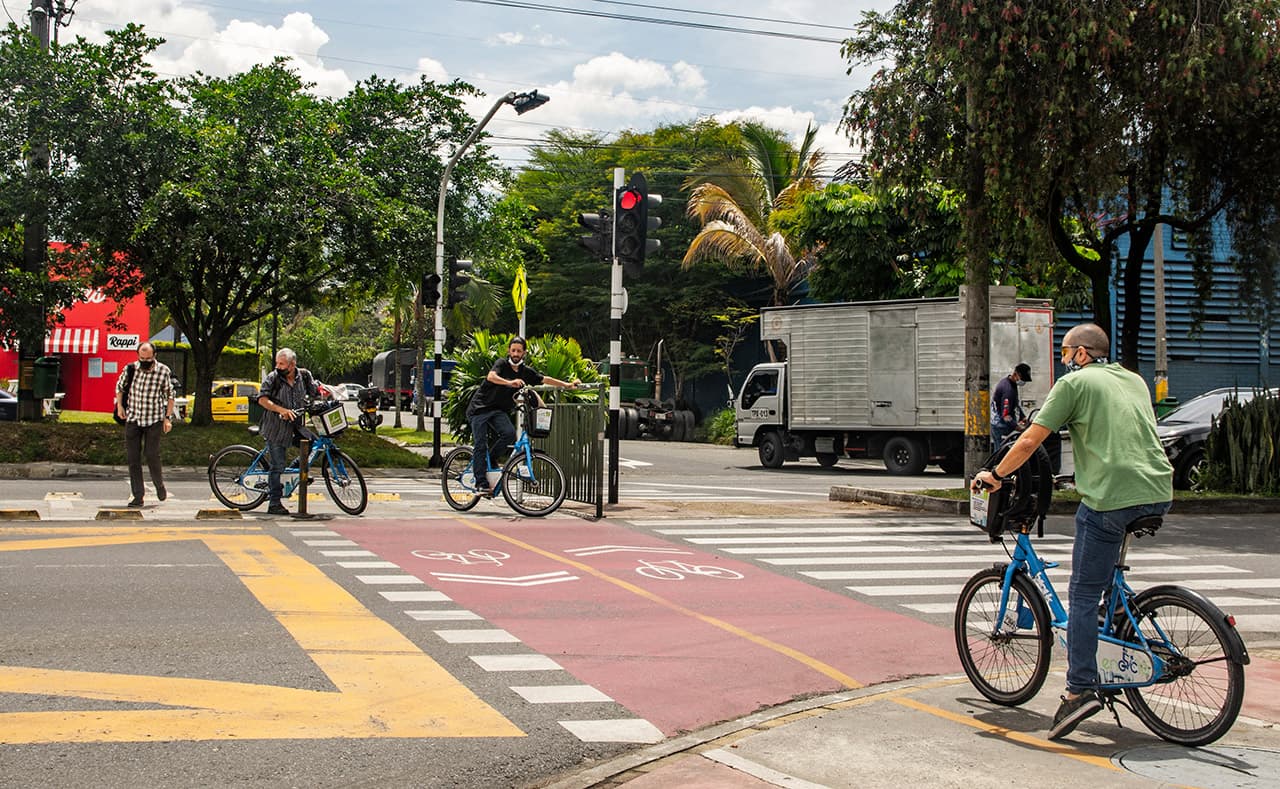 Beneficios y desafíos de los carriles exclusivos para bicicletas