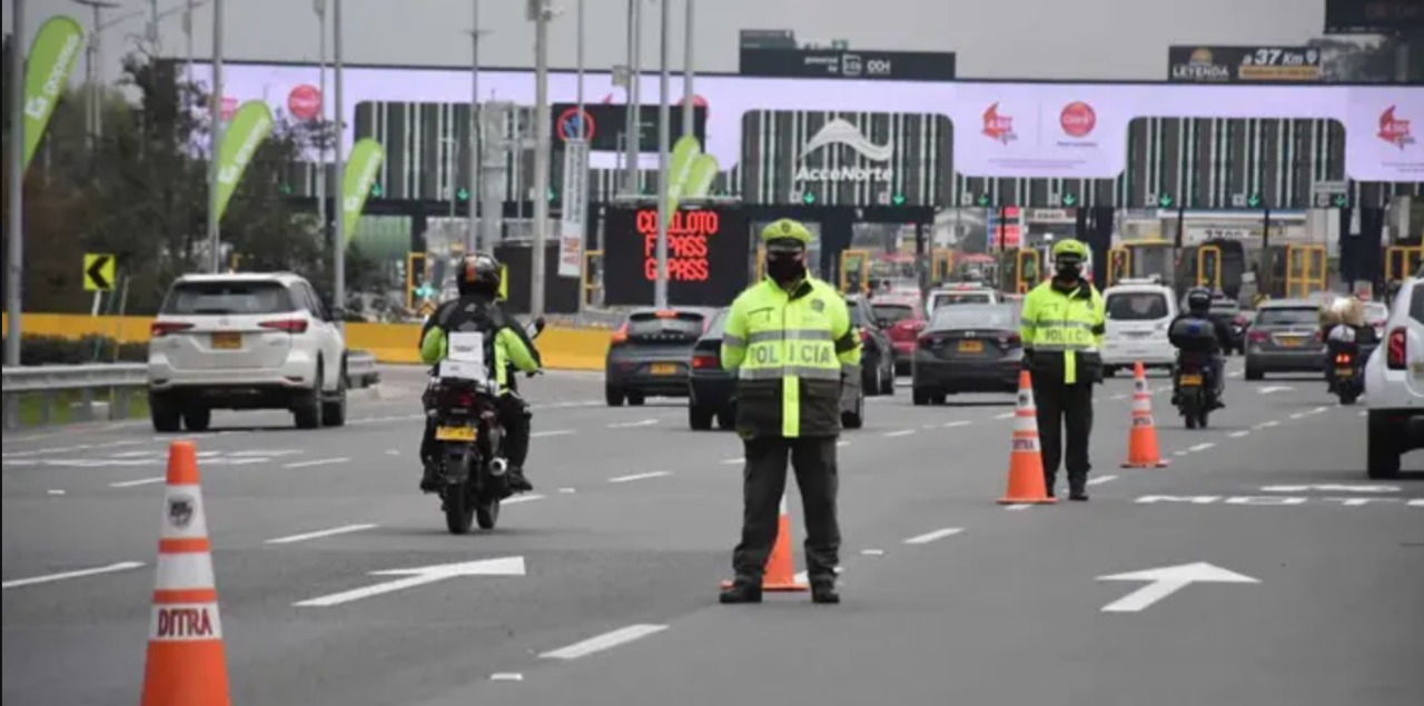 Consejos para evitar infracciones comunes durante los viajes por carretera
